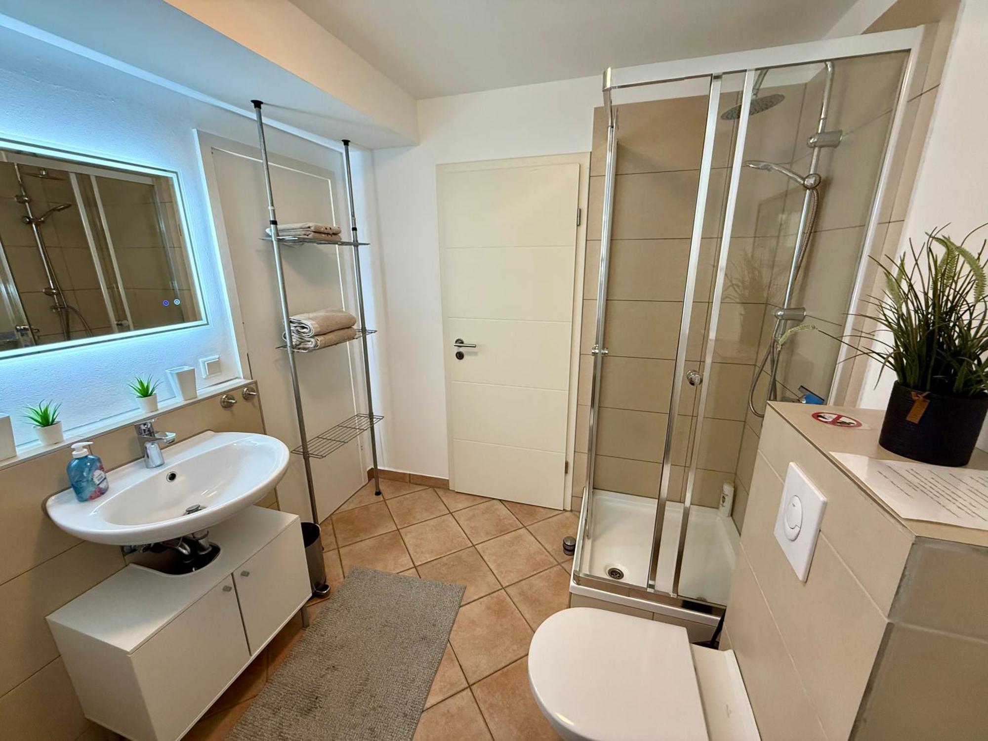 Maisonette-Apartment-Mit Glassfaseranschluss Bruggen  Buitenkant foto